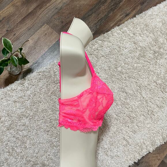 Victoria's Secret 34D Hot Pink Lace Scalloped Unlined Underwire Demi Bra - Picture 3 of 7